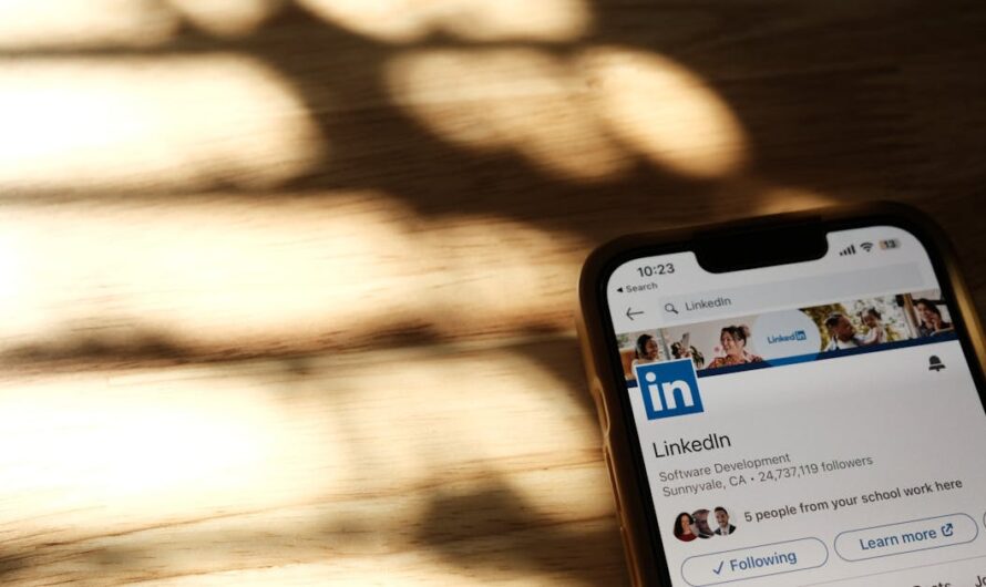 How to add volunteer work on LinkedIn? Check out!
